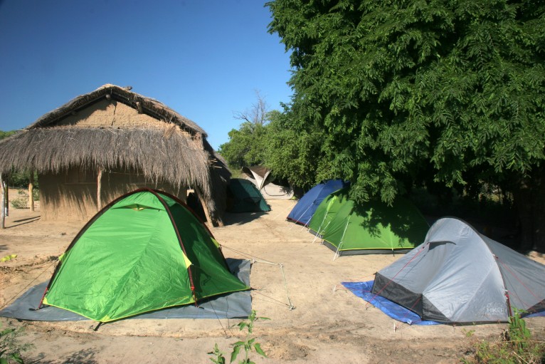 Camp des écovolontaires au village de Beronono