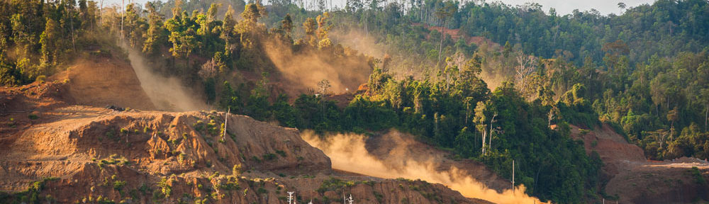 L'exploitation des mines de nickel dans la baie de Matarape, sur l'île de Sulawesi.