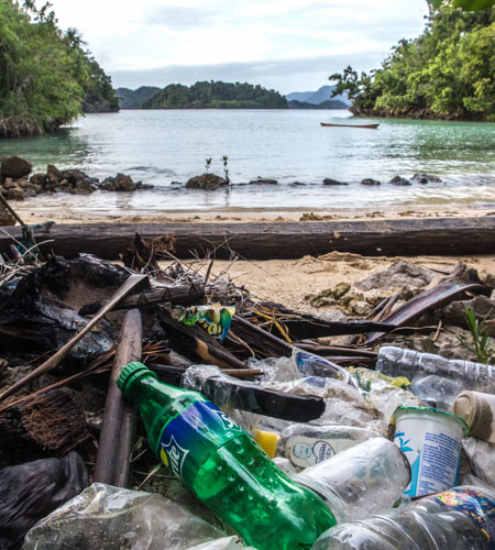 La pollution aux déchets plastiques en Indonésie