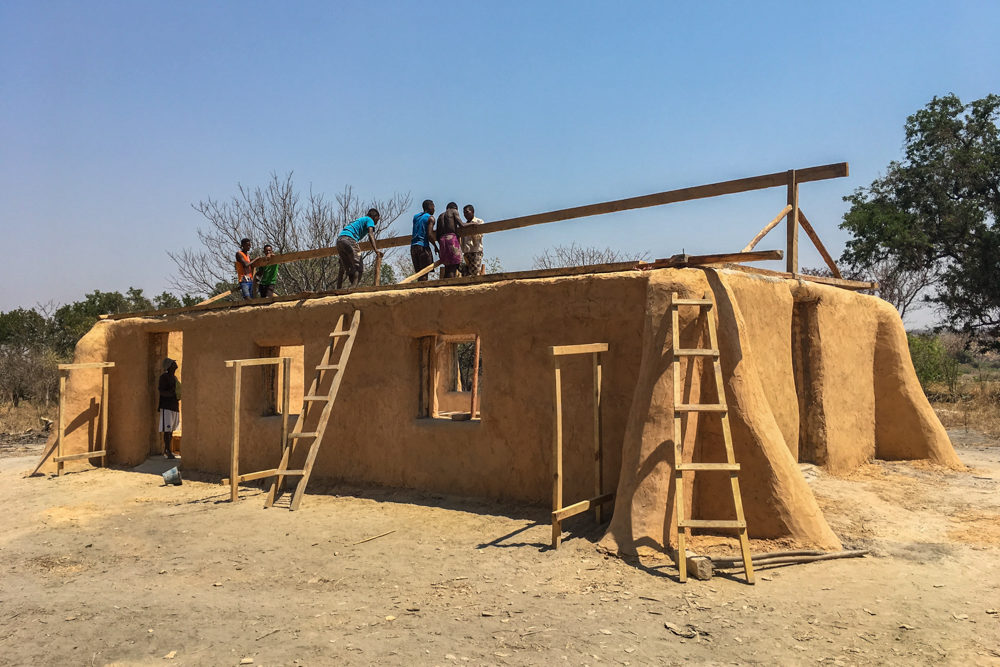 Construction de la nouvelle école de Tsiazorambo